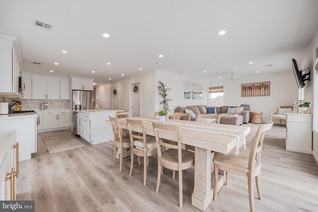 7 W THAMES RD, Tuckerton, NJ 08087