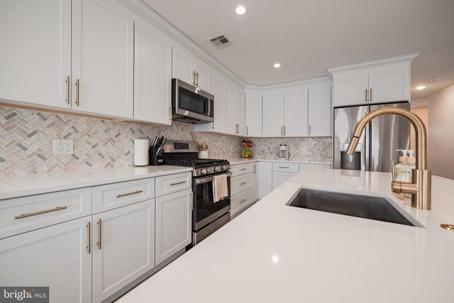 7 W THAMES RD, Tuckerton, NJ 08087