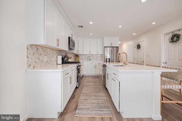 7 W THAMES RD, Tuckerton, NJ 08087
