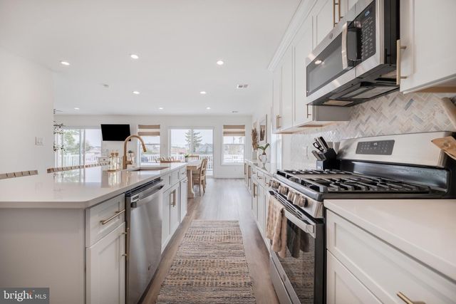 7 W THAMES RD, Tuckerton, NJ 08087
