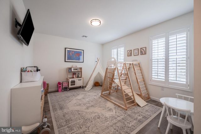 7 W THAMES RD, Tuckerton, NJ 08087
