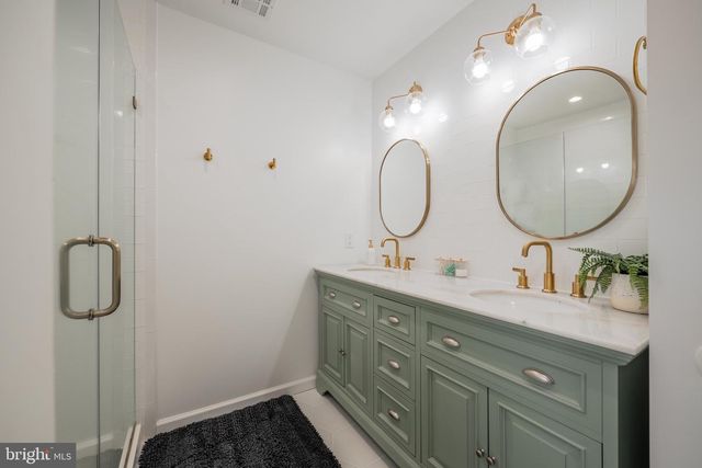 7 W THAMES RD, Tuckerton, NJ 08087