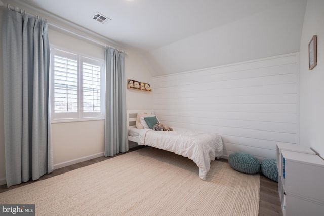 7 W THAMES RD, Tuckerton, NJ 08087