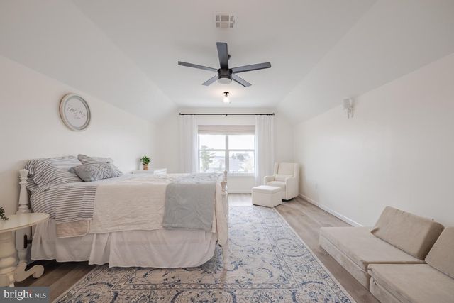 7 W THAMES RD, Tuckerton, NJ 08087