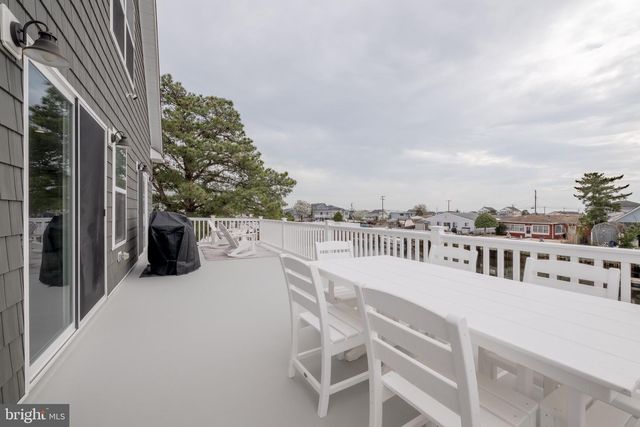 7 W THAMES RD, Tuckerton, NJ 08087
