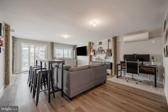 7 W THAMES RD, Tuckerton, NJ 08087