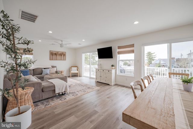 7 W THAMES RD, Tuckerton, NJ 08087