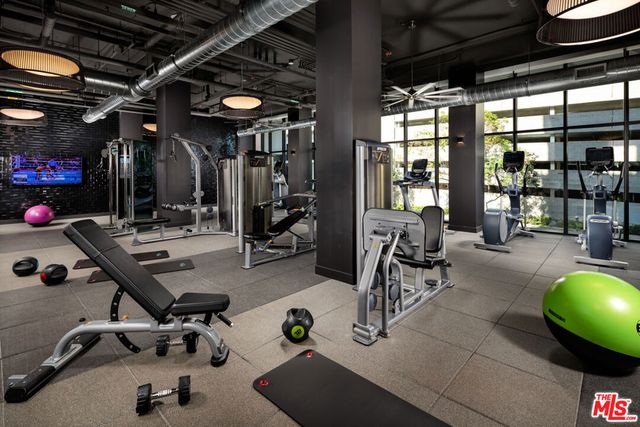 687 S Hobart Boulevard 733, Los Angeles, CA 90005