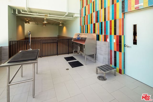 687 S Hobart Boulevard 733, Los Angeles, CA 90005