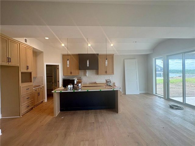 520 Bentwater Drive, Raymore, MO 64083