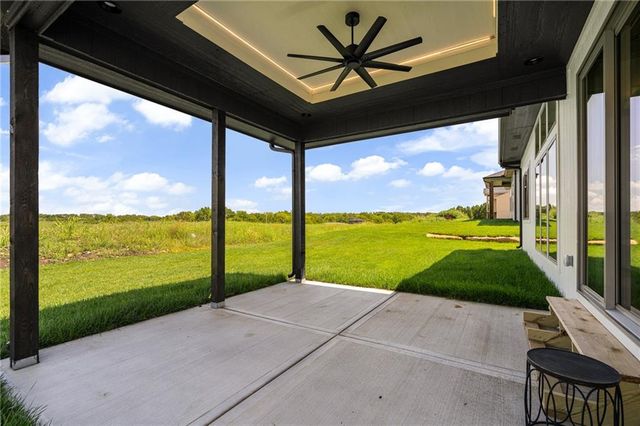 520 Bentwater Drive, Raymore, MO 64083