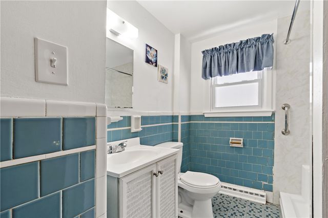 58 Swan Street, East Providence, RI 02914