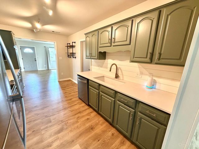 27 Lawndale Avenue, Lebanon, OH 45036