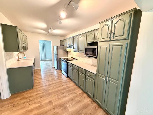 27 Lawndale Avenue, Lebanon, OH 45036