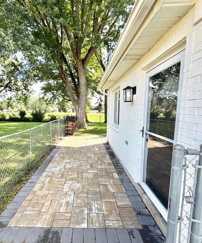 27 Lawndale Avenue, Lebanon, OH 45036