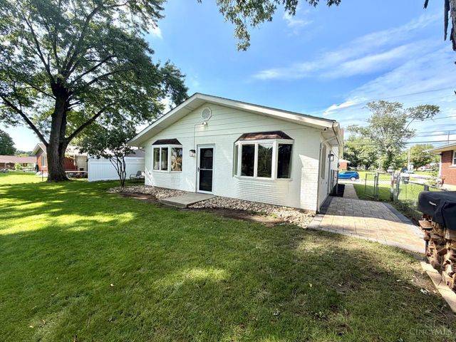 27 Lawndale Avenue, Lebanon, OH 45036