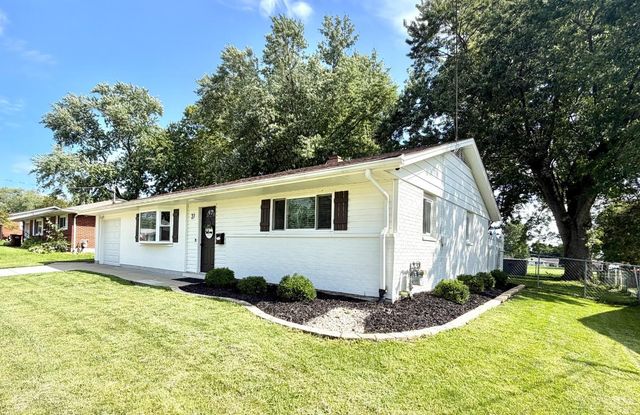 27 Lawndale Avenue, Lebanon, OH 45036