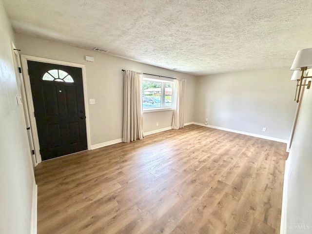 27 Lawndale Avenue, Lebanon, OH 45036