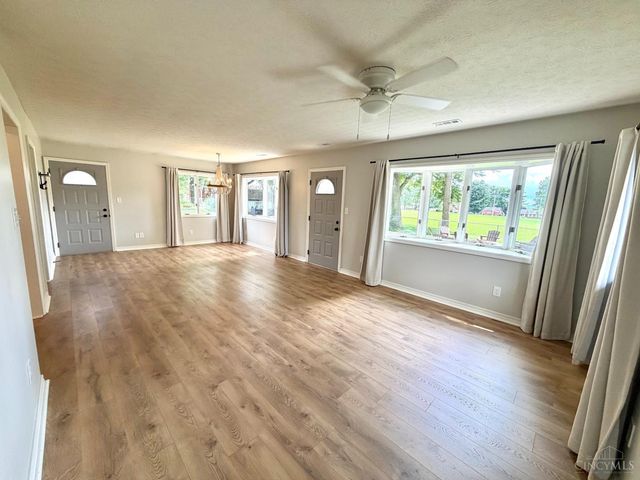 27 Lawndale Avenue, Lebanon, OH 45036