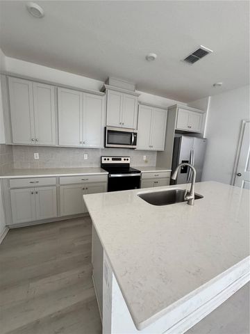 11420 SUNSAIL AVENUE, Orlando, FL 32832