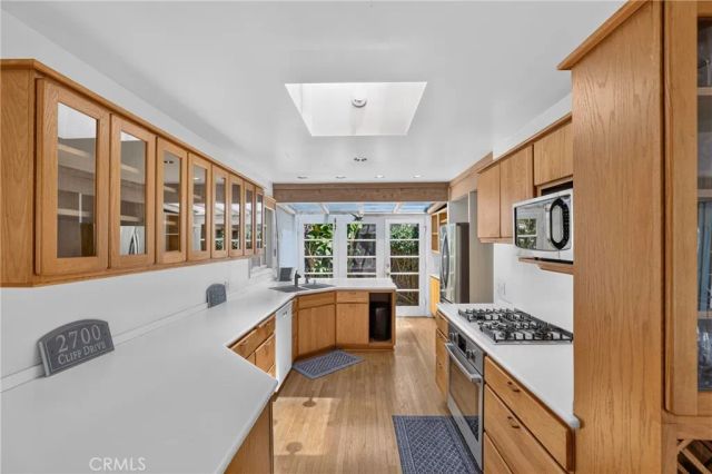 2700 Cliff, Newport Beach, CA 92663