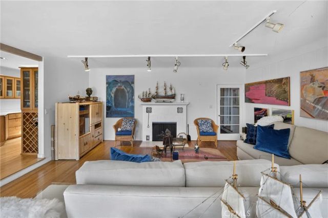 2700 Cliff, Newport Beach, CA 92663