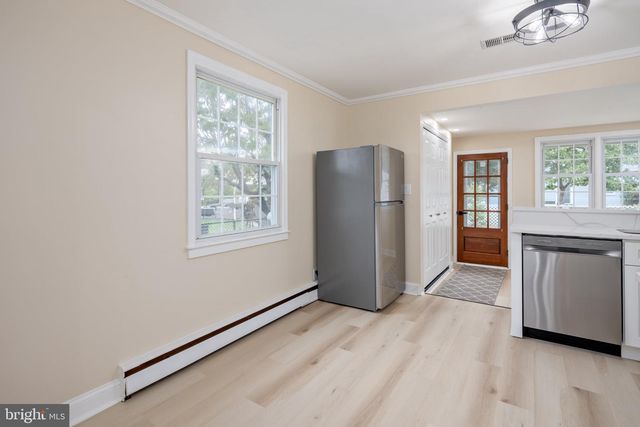 8202 LONGPOINT RD, Baltimore, MD 21222