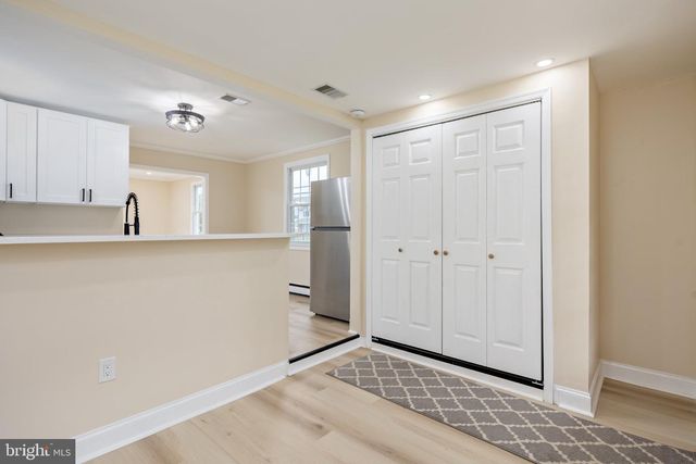 8202 LONGPOINT RD, Baltimore, MD 21222