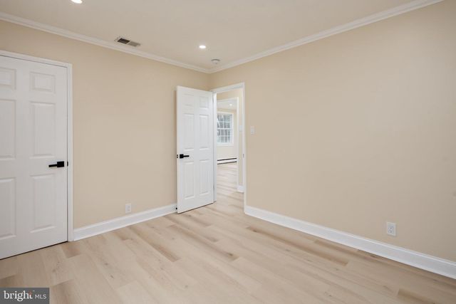 8202 LONGPOINT RD, Baltimore, MD 21222
