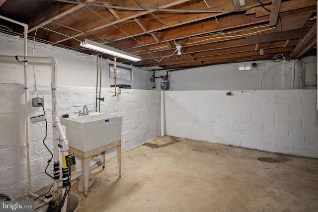 8202 LONGPOINT RD, Baltimore, MD 21222
