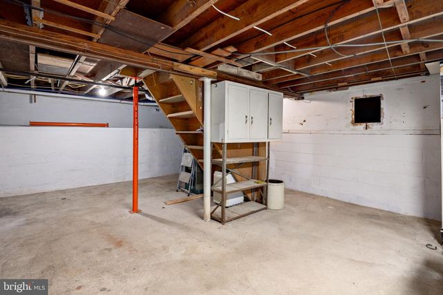 8202 LONGPOINT RD, Baltimore, MD 21222