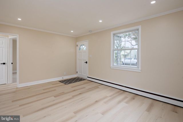 8202 LONGPOINT RD, Baltimore, MD 21222