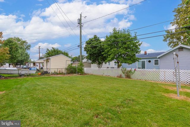 8202 LONGPOINT RD, Baltimore, MD 21222