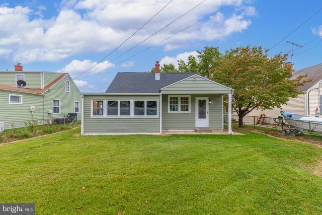 8202 LONGPOINT RD, Baltimore, MD 21222