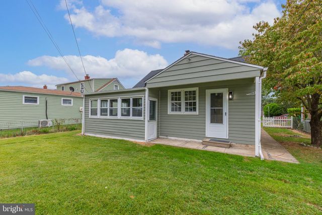 8202 LONGPOINT RD, Baltimore, MD 21222