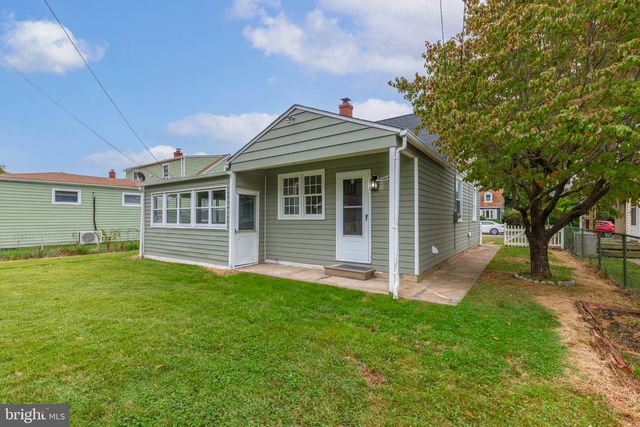 8202 LONGPOINT RD, Baltimore, MD 21222