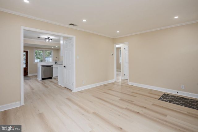 8202 LONGPOINT RD, Baltimore, MD 21222