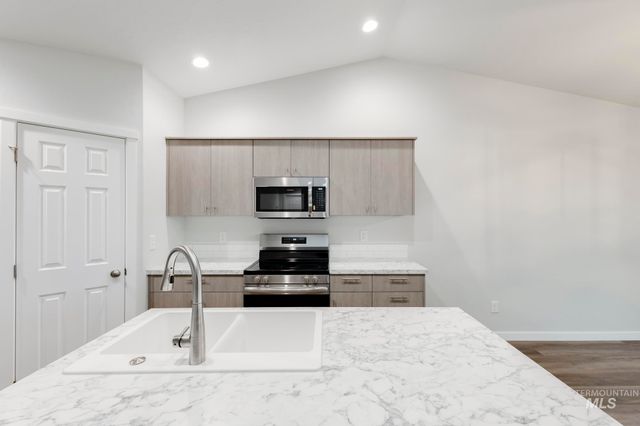 7338 S Menzingers Ave, Meridian, ID 83642