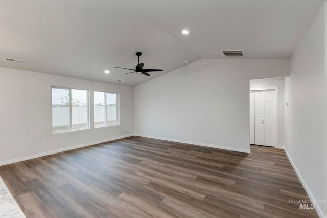 7338 S Menzingers Ave, Meridian, ID 83642