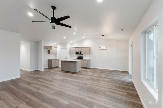 7338 S Menzingers Ave, Meridian, ID 83642