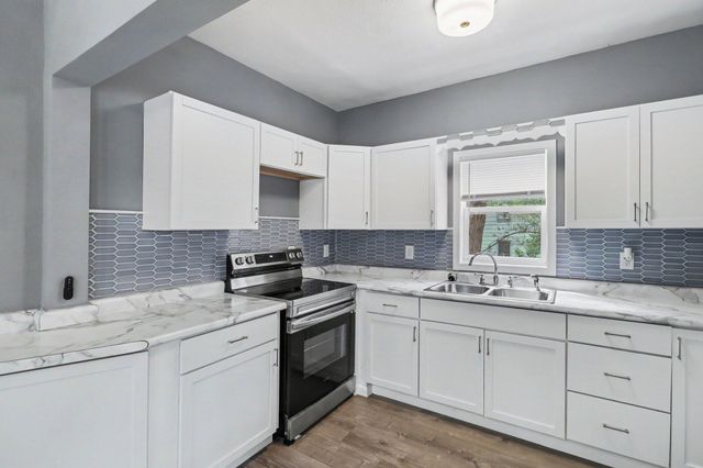 2125 Briar Place, Kalamazoo, MI 49048