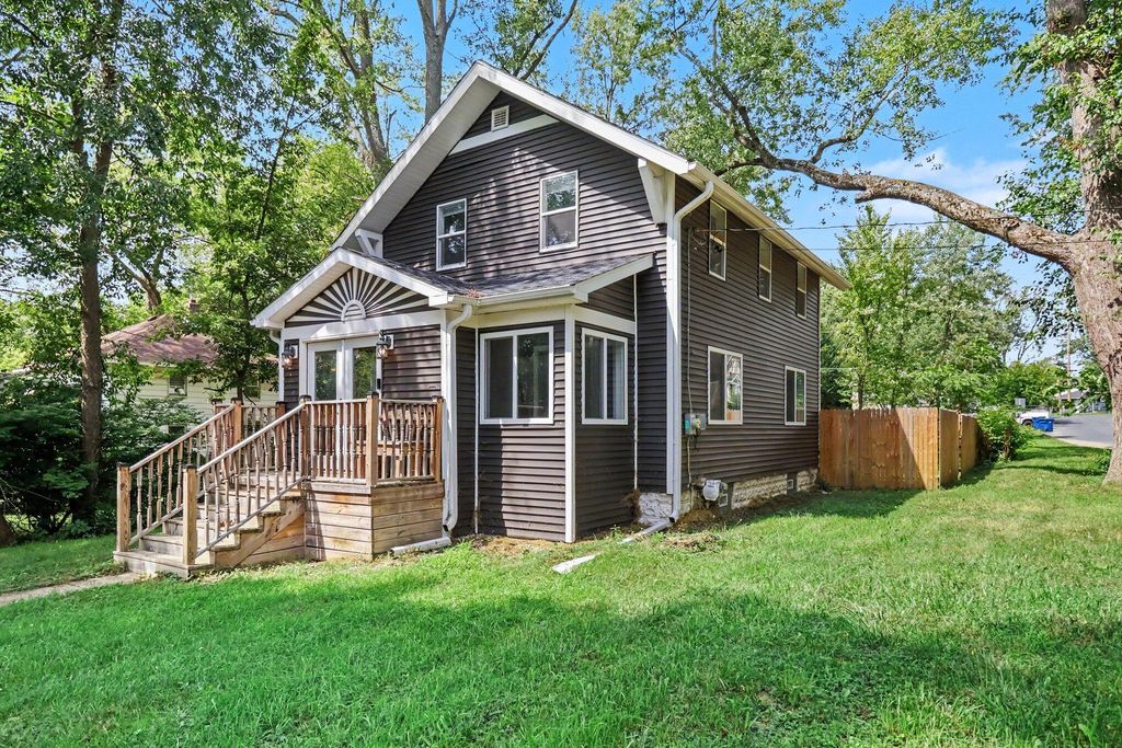 2125 Briar Place, Kalamazoo, MI 49048
