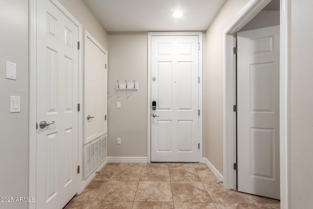 5450 E DEER VALLEY Drive 1217, Phoenix, AZ 85054