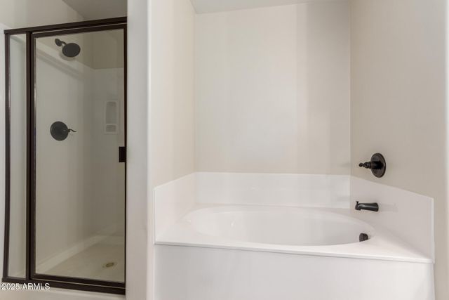 5450 E DEER VALLEY Drive 1217, Phoenix, AZ 85054