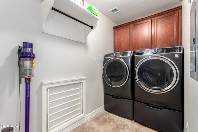 5450 E DEER VALLEY Drive 1217, Phoenix, AZ 85054