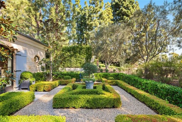 7 Oakmont Lane, Newport Beach, CA 92660