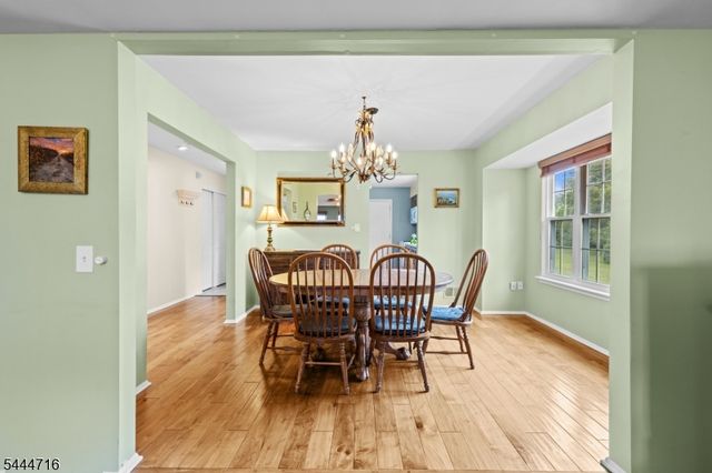 357 Cotswold Pl, Franklin Twp., NJ 08873