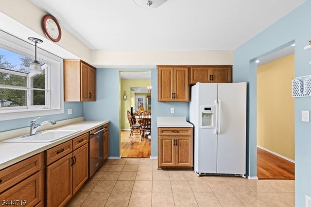 357 Cotswold Pl, Franklin Twp., NJ 08873