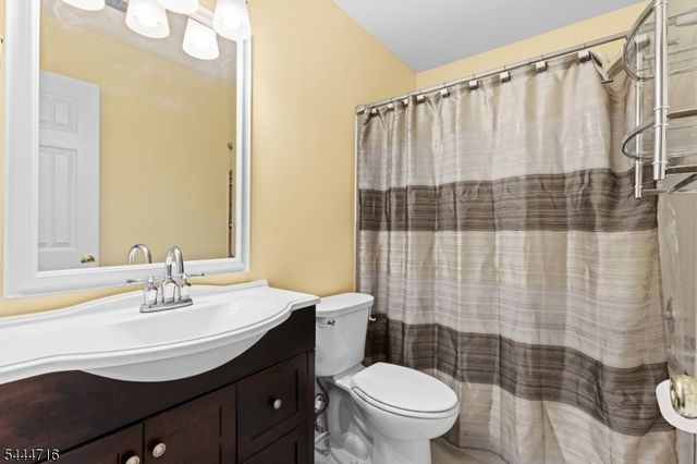 357 Cotswold Pl, Franklin Twp., NJ 08873