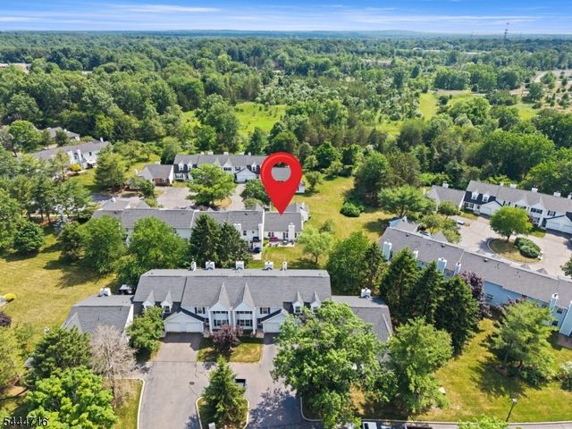 357 Cotswold Pl, Franklin Twp., NJ 08873